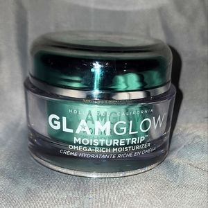 Glam glow moisture trip